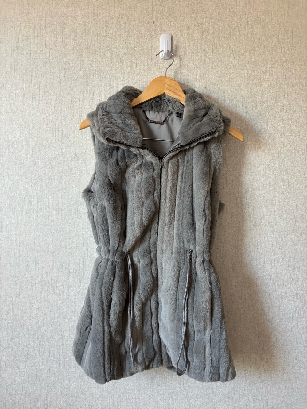White House Black Market Gray Faux Fur Hooded Zip Vest